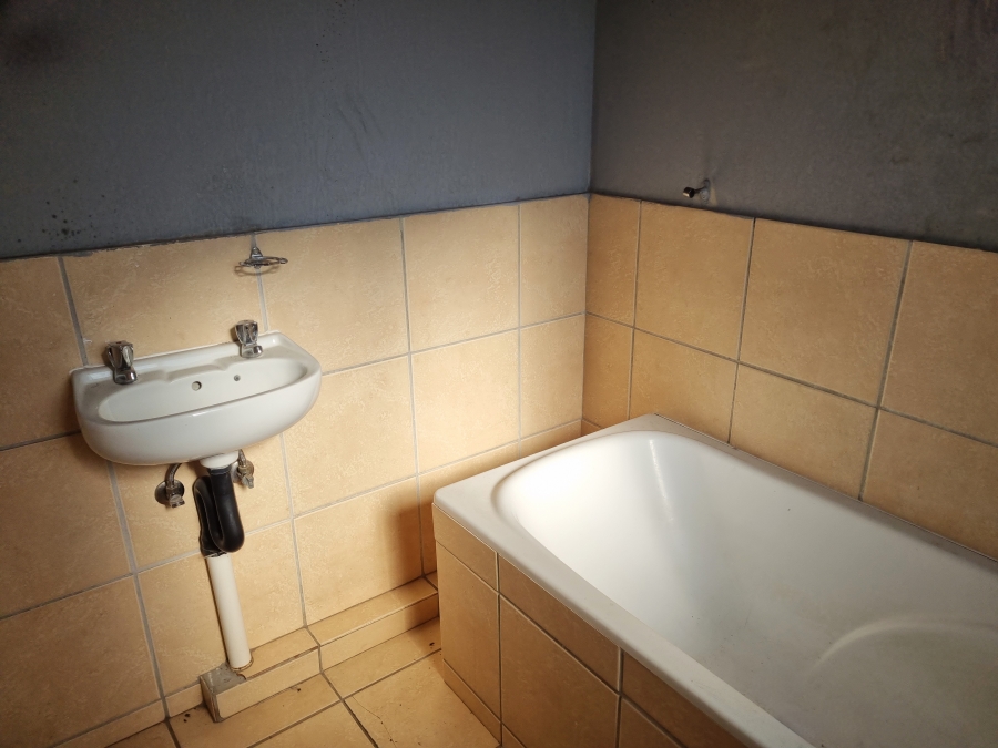 1 Bedroom Property for Sale in Lower Bo-dorp North West